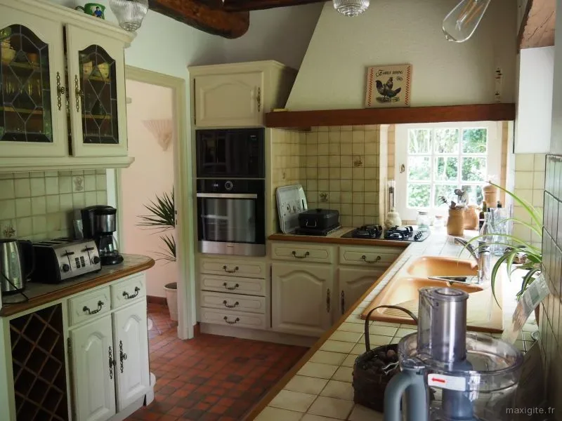 La cuisine parfaitement équipée pour cuisiner pour un groupe