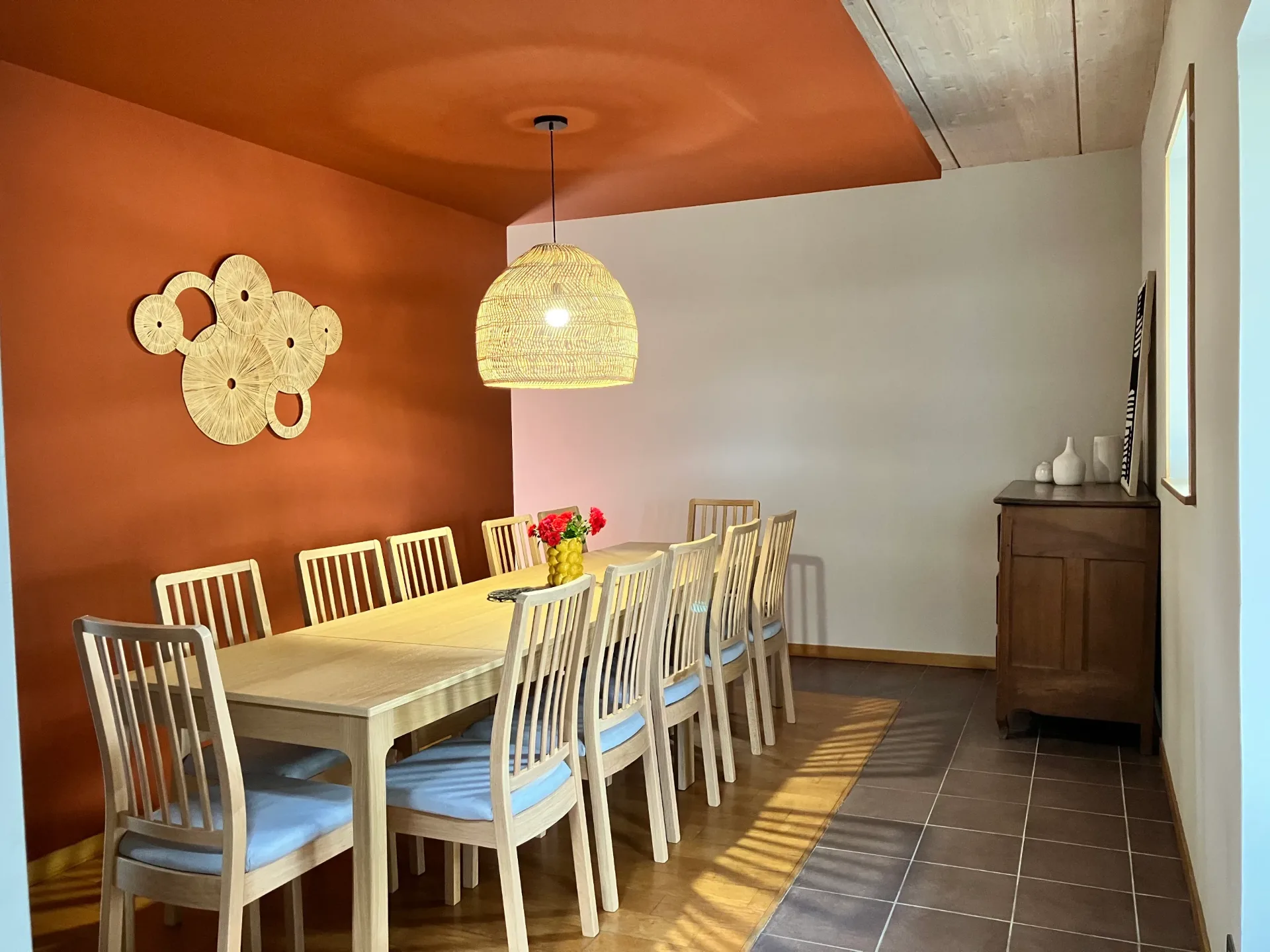 Salle à manger gîte Cerf Ailé 12 à 14 personnes