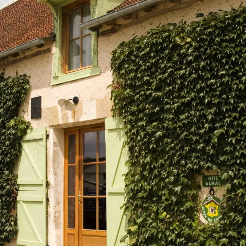 Autre vue de la cour intérieure du domaine viticole