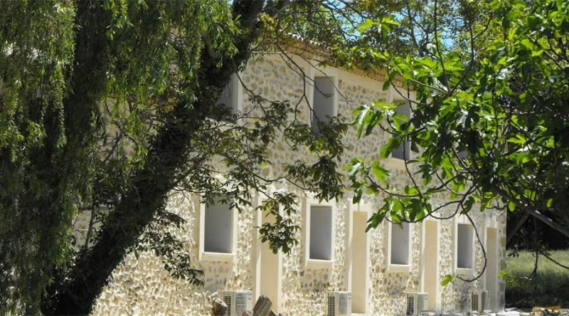 Gîte Domaine de Beauvezet — gîte de groupe à Lamanon
