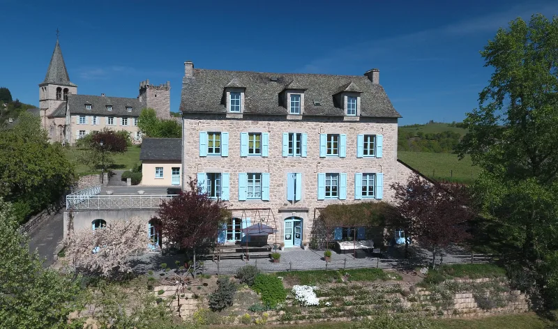 Gîte Domaine de Sénos — gîte de groupe à Sénergues