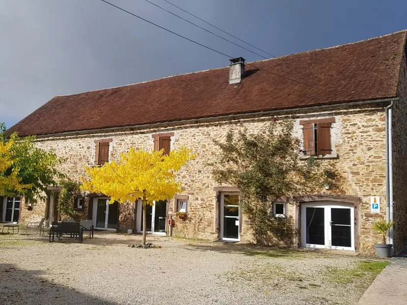 Gîte Domaine de Laleu — gîte de groupe à Lubersac