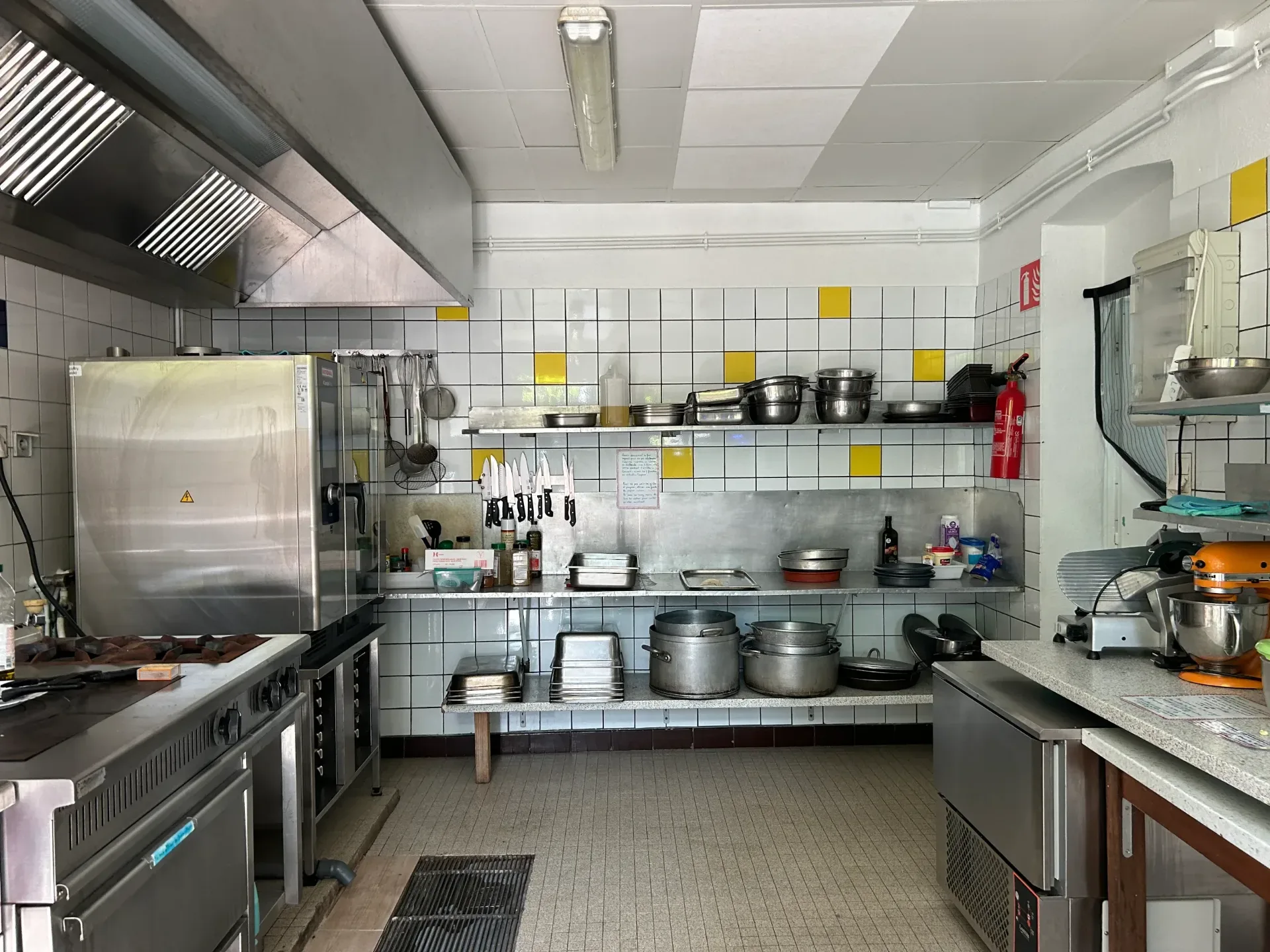 cuisine très bien équipée