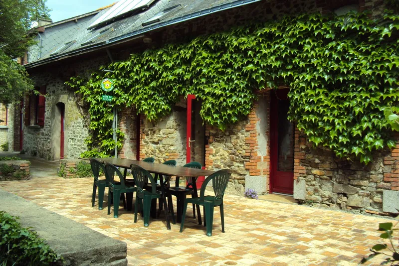 Gîte Les Feux Chauds — gîte de groupe à Bouchamps-lès-Craon