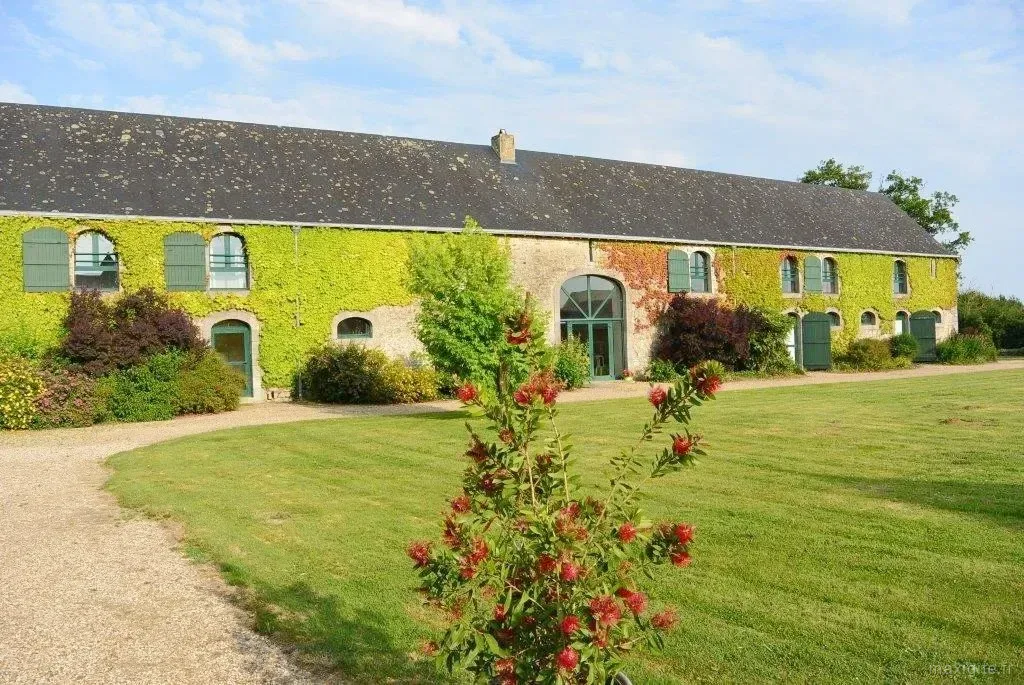 Gîte de groupe Le Relais de Saulges à Thorigné-en-Charnie — Photo 1 de Le Relais de Saulges à Thorigné-en-Charnie, capacité 35 personnes