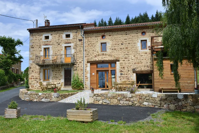 Gîte Les Gîtes d'Hélio-Ferme — gîte de groupe à Brousse