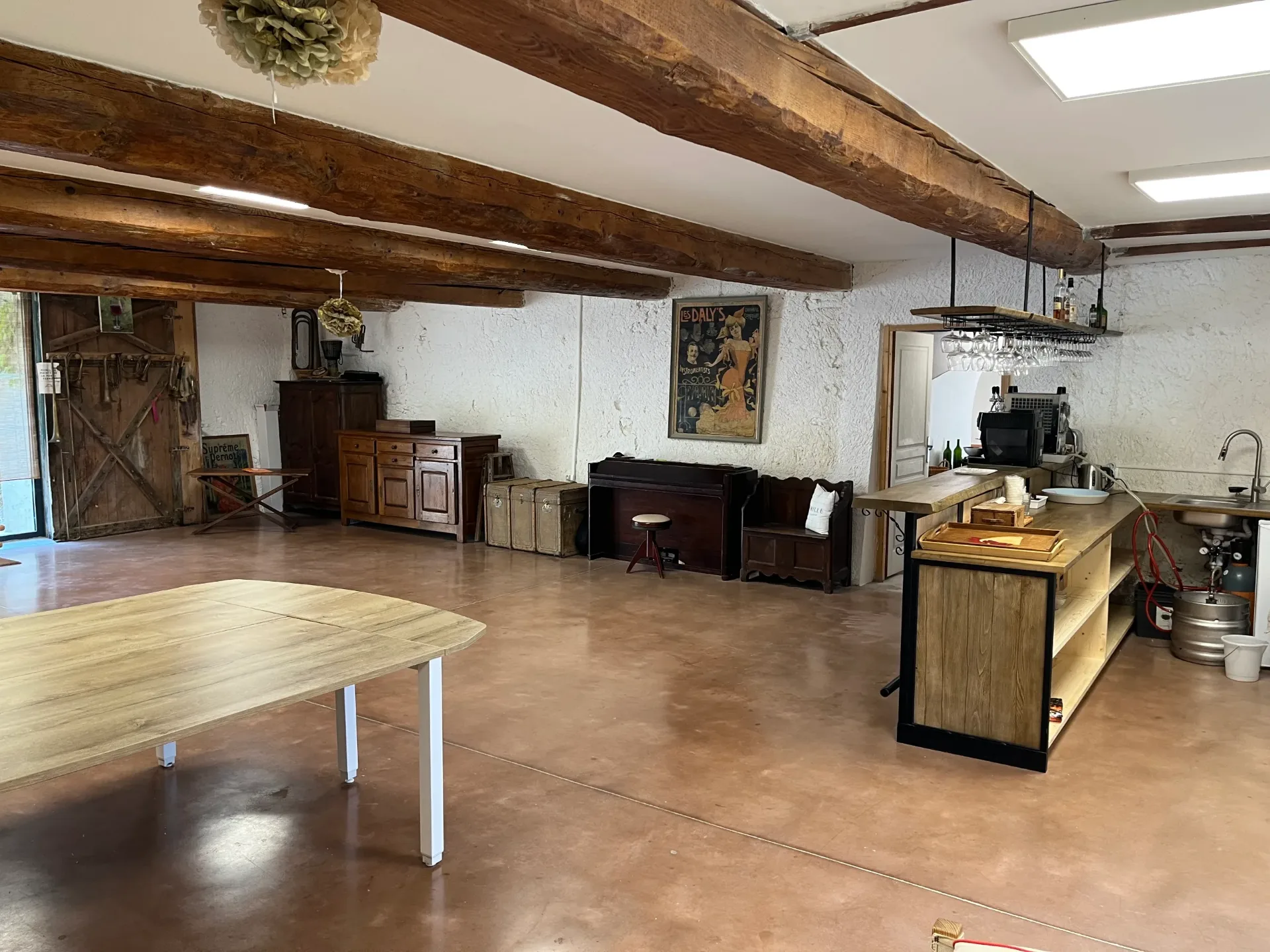 Grange et bar de 3/4