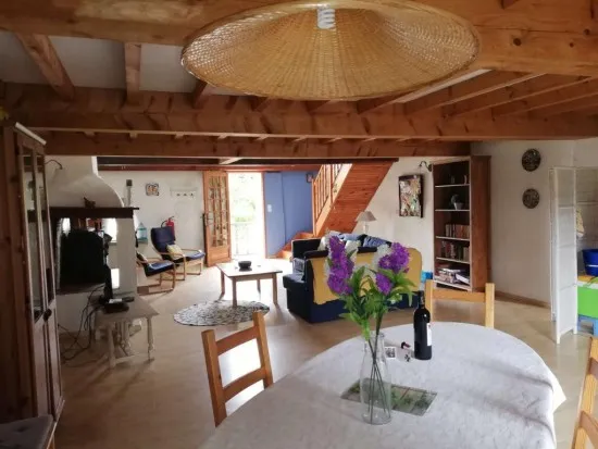 Salon et salle a manger du gite Le Lilas