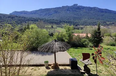 Chalet a theme avec terrasse privative et jardin
