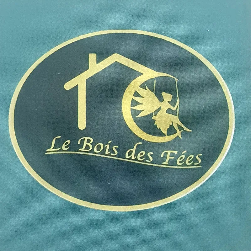 Le domaine du Bois des Fées vu depuis le parc arboré de trois hectares