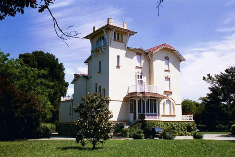 Facade nord-est du Chateau de Saint-Aunay a Puicheric