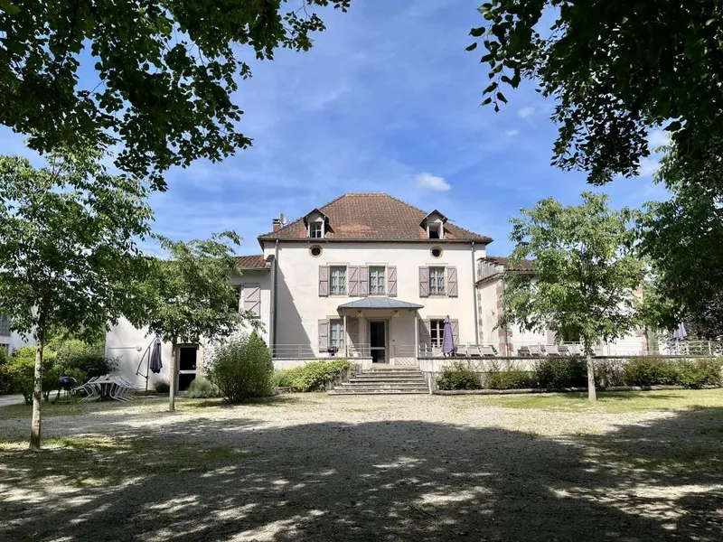 Gîte Gîtes des Thermes — gîte de groupe à Féneyrols
