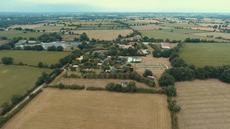 Gîte Le Domaine de la Barre — Clos des Libellules — gîte de groupe à Gourgé