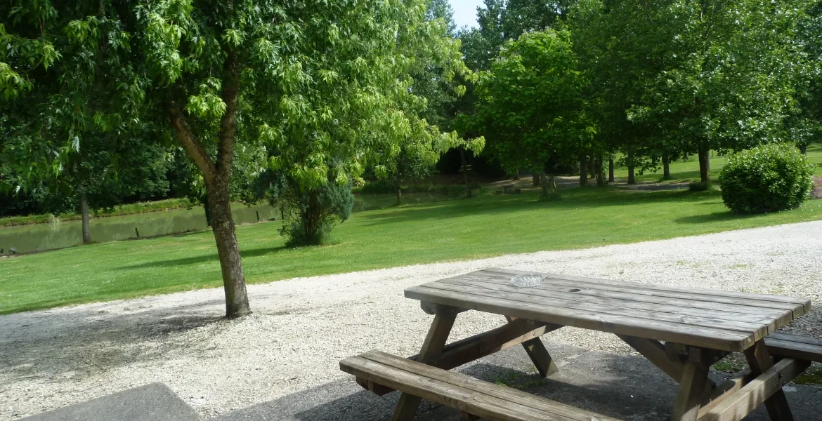 Gîte de groupe Gîtes Les Baronnies à Oriolles — Photo 1 de Gîtes Les Baronnies à Oriolles, capacité 20 personnes