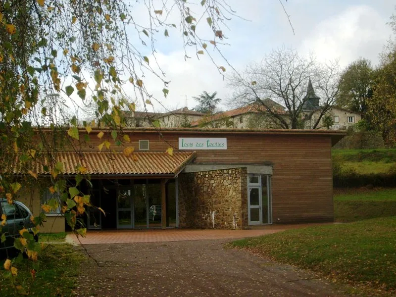 Gîte de groupe Le Logis des Treilles à Cieux — Photo 1 de Le Logis des Treilles à Cieux, capacité 50 personnes