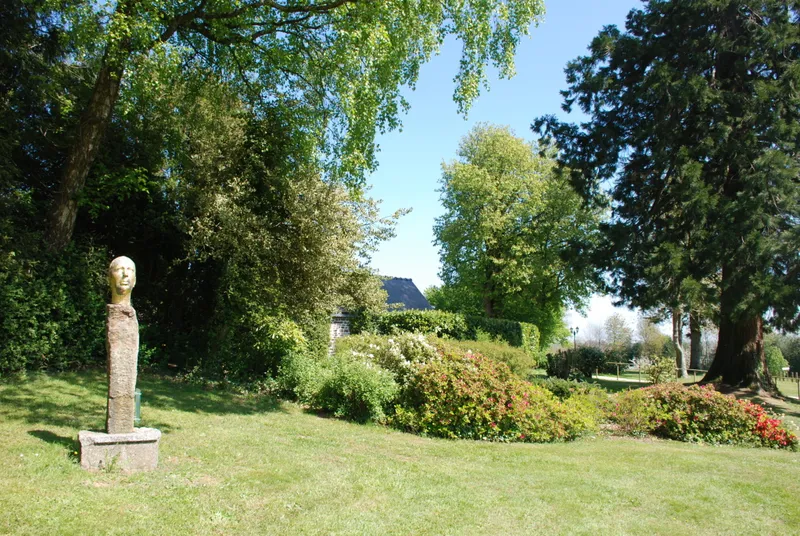 Photo 2 de Château du Bourg à Saint-Denis-de-Gastines