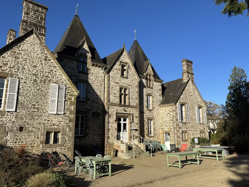 Photo 5 de Château du Bourg à Saint-Denis-de-Gastines