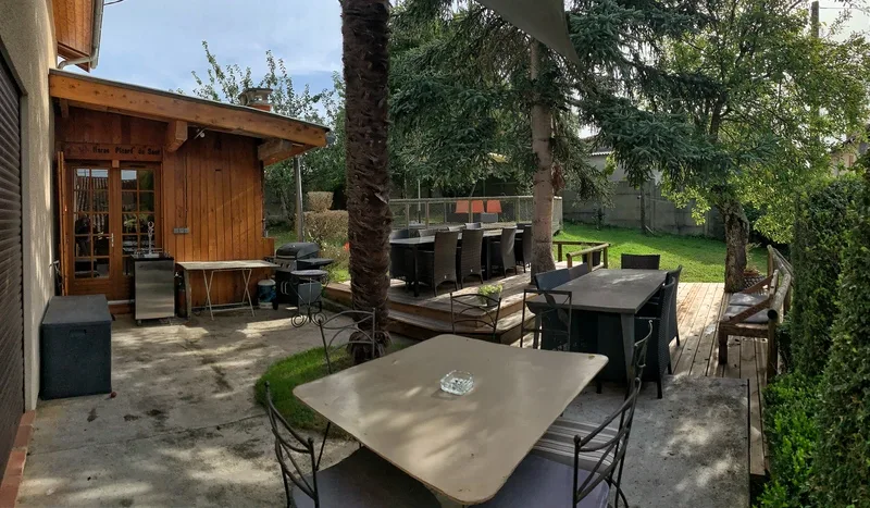 TERRASSE EXTERIEURE Haras Picard du Sant – Lasserre