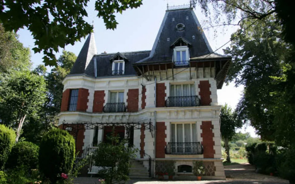 Gîte de groupe Villa Léonie à Marcigny — Photo 1 de Villa Léonie à Marcigny, capacité 24 personnes
