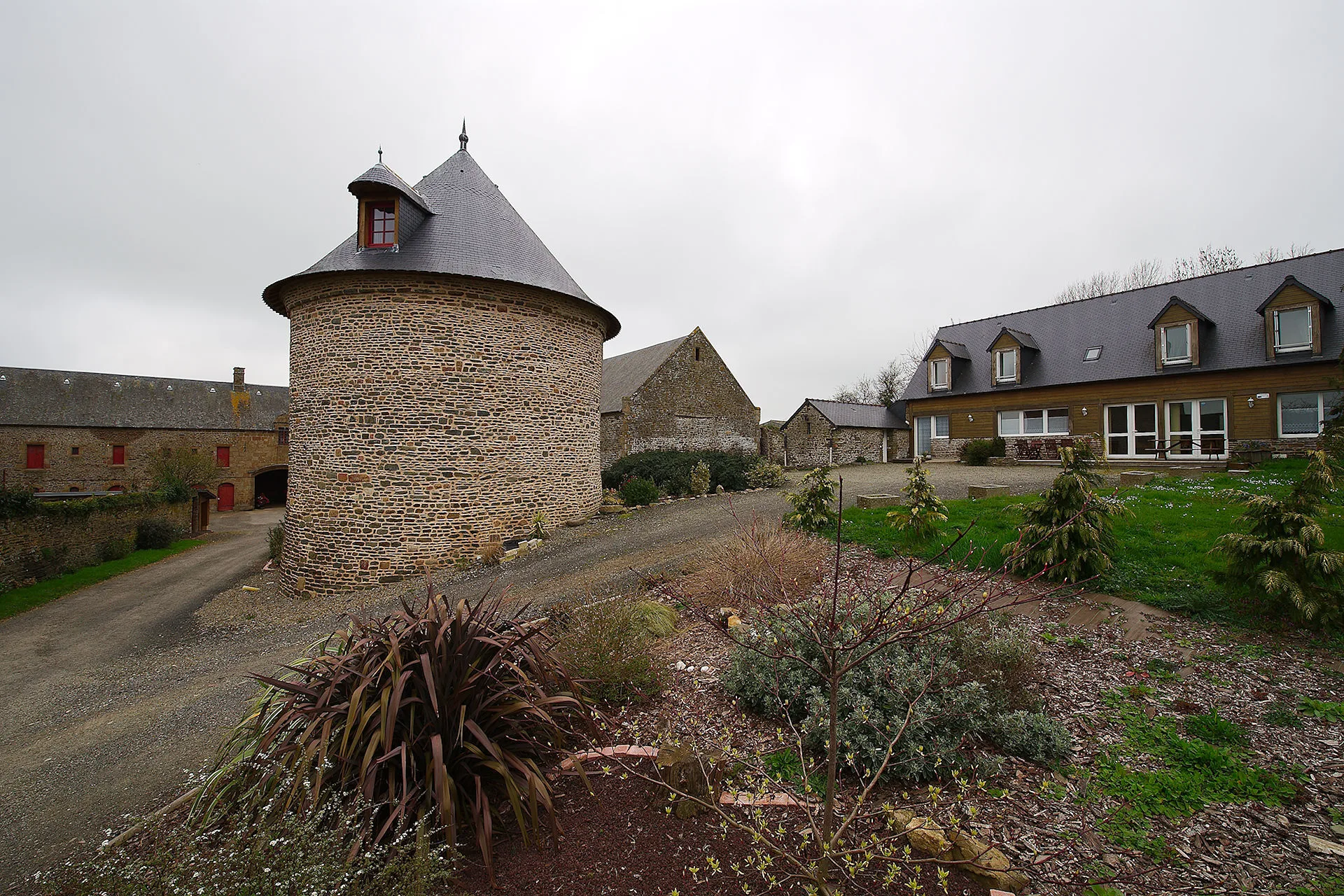Gîte de groupe Le Grand Manoir à Servon — Photo 1 de Le Grand Manoir à Servon, capacité 14 personnes
