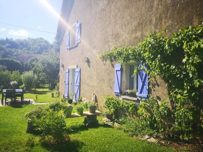 Gîte de groupe Le nid qui danse à Baignes — Photo 1 de Le nid qui danse à Baignes, capacité 14 personnes