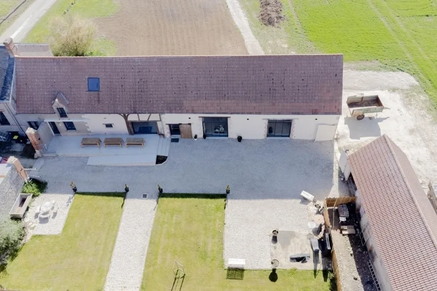 Gîte de groupe Domaine Ferme de la Vergne à Lorcy — Photo 4 de Domaine Ferme de la Vergne à Lorcy, capacité 15 personnes